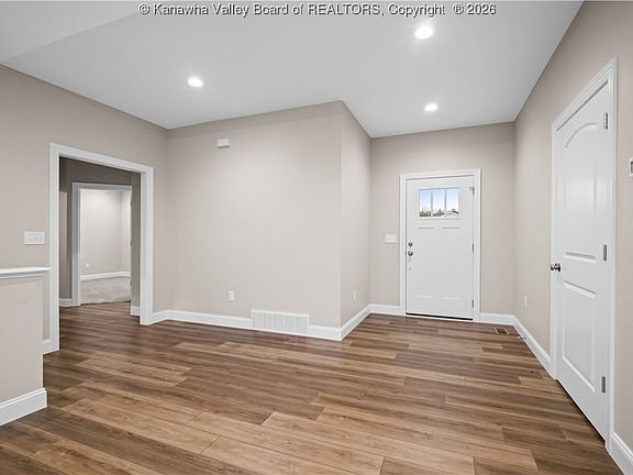 2nd image of 116 Lenore Cir