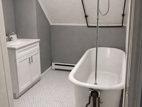 5th image of 14 Wilbur St Floor 3