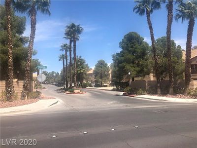 9070 Spring Mountain Rd APT 214, Las Vegas, NV, 89117