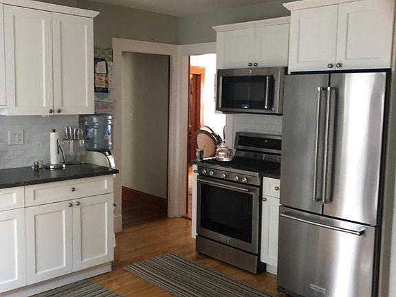 3rd image of 1-449 Pleasant St #1