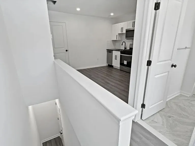 4149 Lancaster Ave — Photo 8