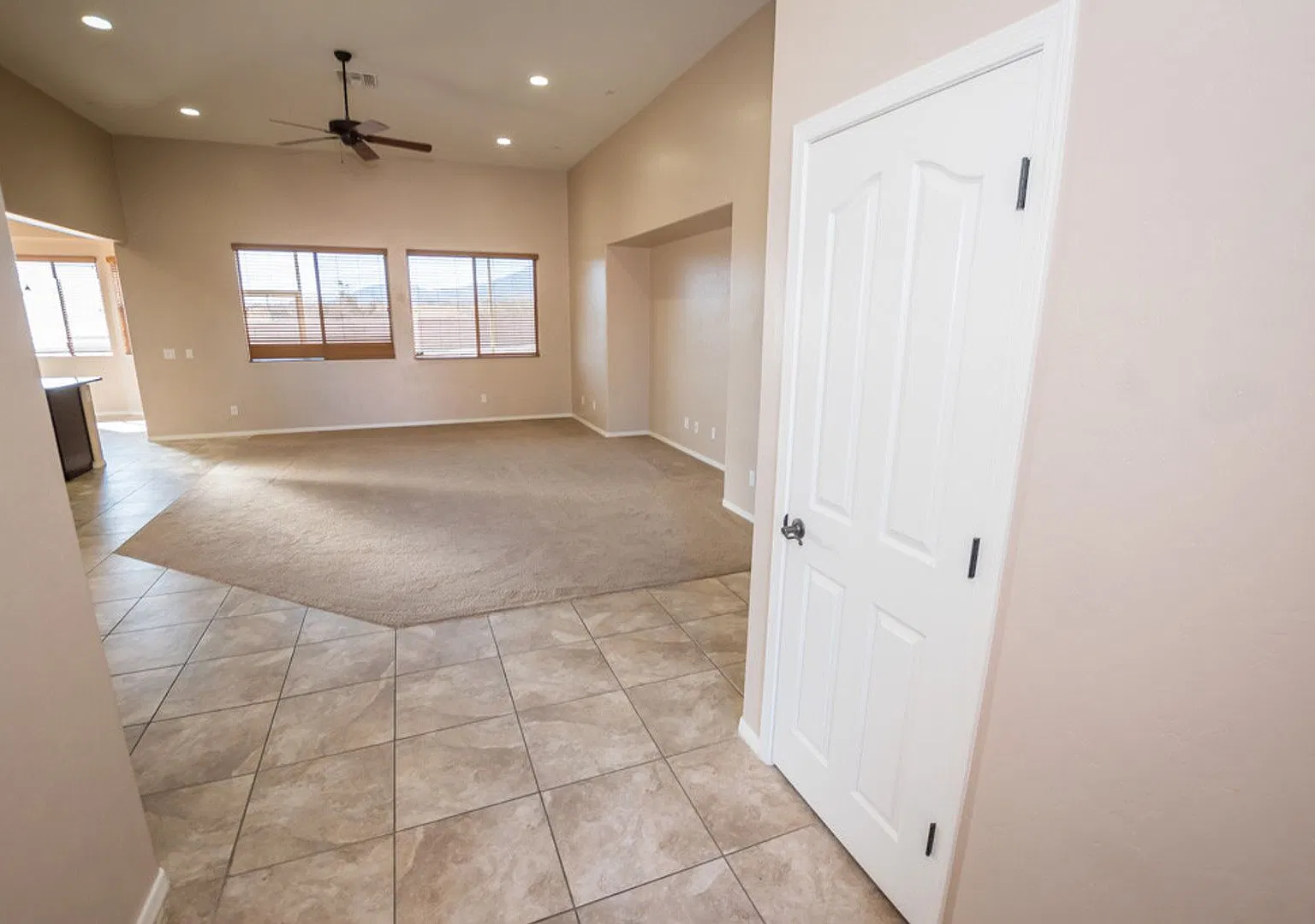 Beautiful Home with 4 Bedrooms, 2 Bath, 3 Car Garage, Central A/C — Photo 2