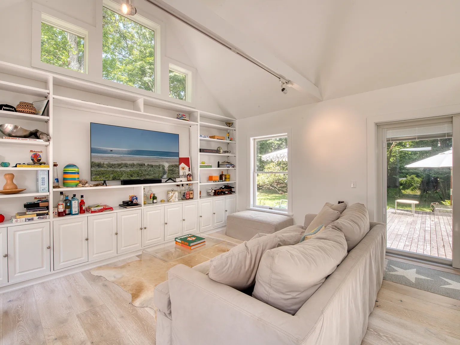 Springs Year Round Rental — Photo 2