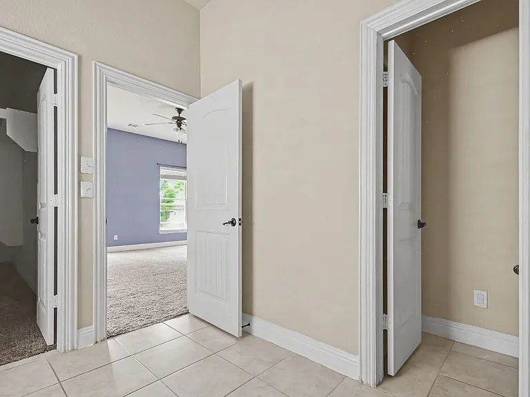 604 Darby Ln — Photo 26