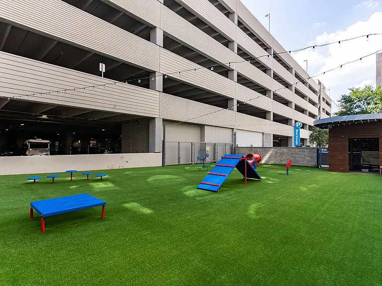 The Standard at Domain — Photo 6