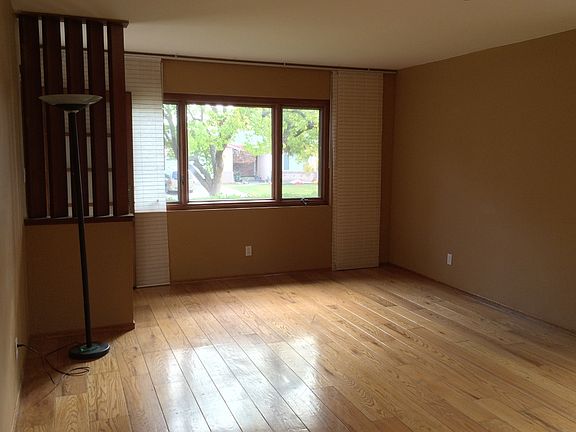 4th image of 3437 Grossmont Dr