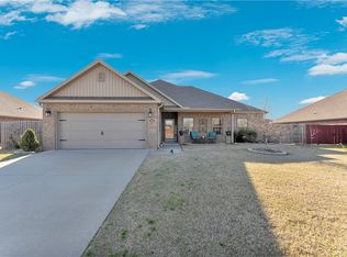 5605 Sapphire Dr, Springdale, AR 72764