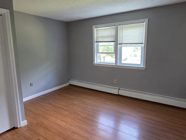 302 Knights Bridge Dr #302 — Photo 7