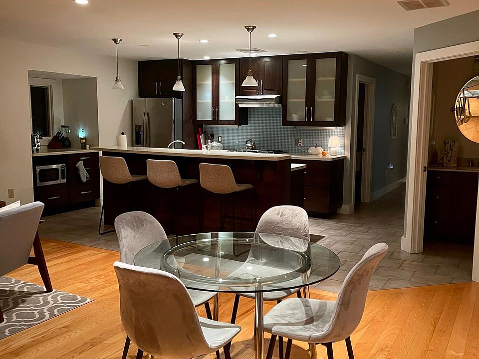 Living/dining Area