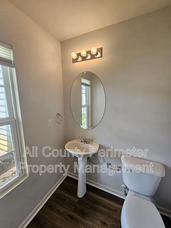 3 bed, 2.5 bath, 1507 sqft, $1,695 — Photo 3
