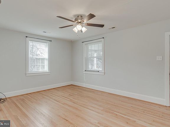 4th image of 21423 Leiter St