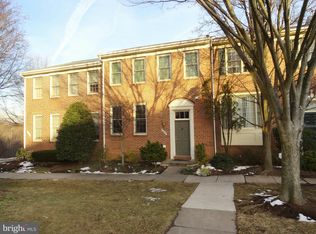 7447 Collins Meade Way, Alexandria, VA 22315