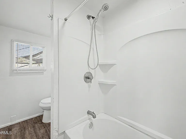 317 N Elm St — Photo 17