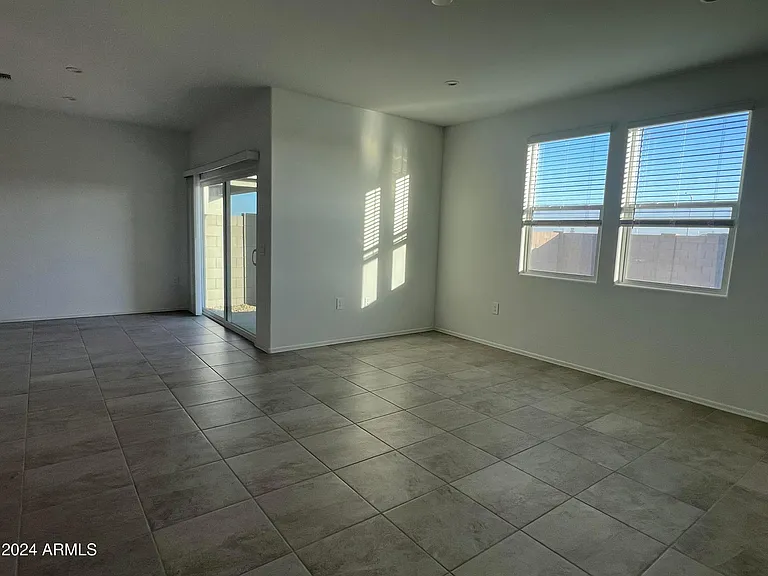 1575 E Lardner Dr — Photo 17