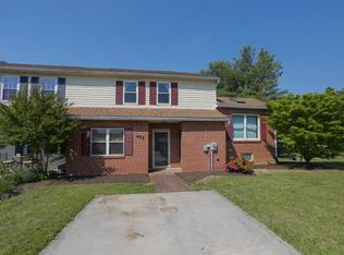 455 Crosswinds Dr, Lititz, PA 17543
