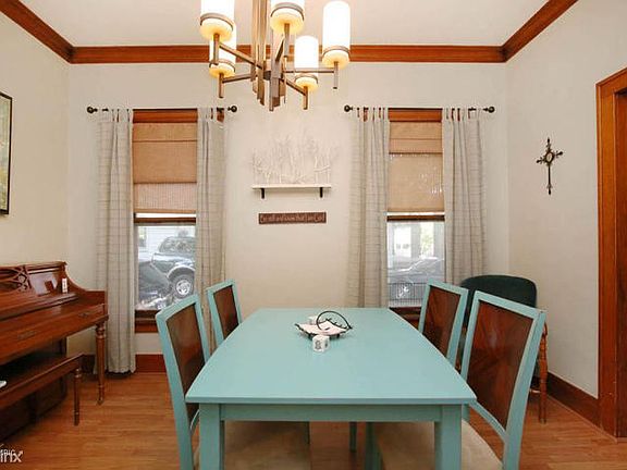 1356 Columbia Dining