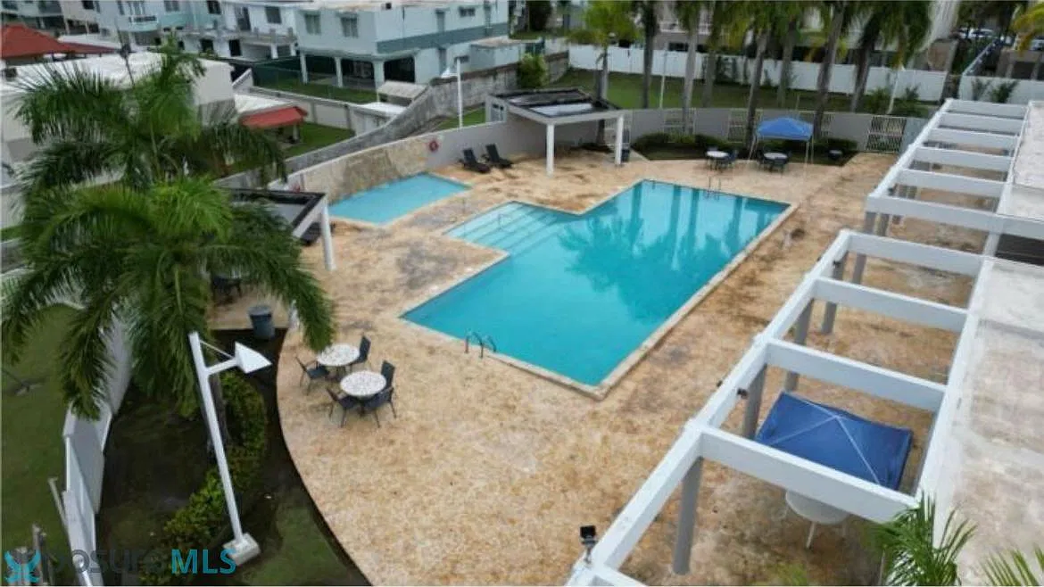 4 bed, 2.5 bath, 2800 sqft, $2,500 — Photo 3