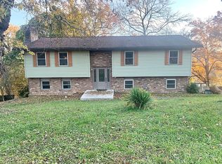 115 N Seneca Rd, Oak Ridge, TN 37830