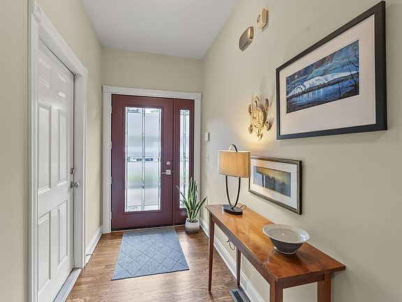 4th image of 208 Jack Hunter Way