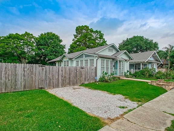 5th image of 2208 Joseph St