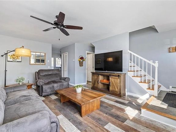 3rd image of 2 Saint Marc Cir