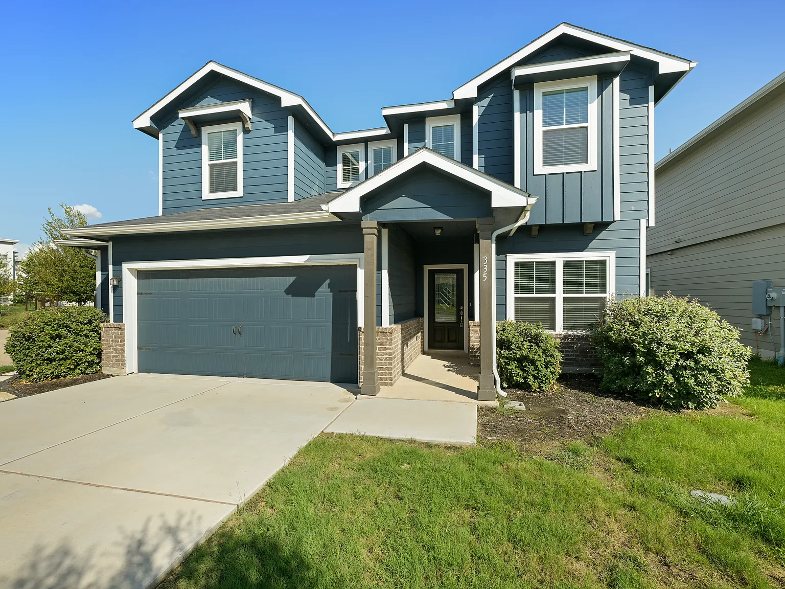 4 bed, 2.5 bath, 2286 sqft, $2,450 — Photo 3