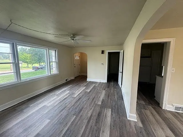 5182 Main St — Photo 3