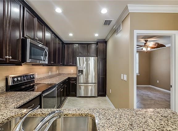 Granite, Back Splash and Under Cabinet Lighting