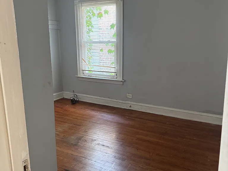 717 E 91st St #2 — Photo 8