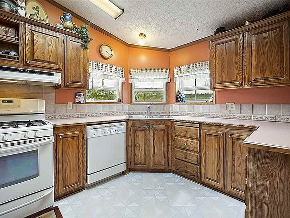 Kitchen before remodel