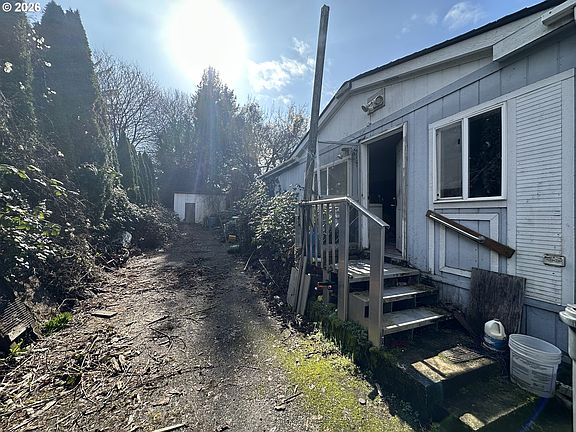 3rd image of 5748 NE Ainsworth St