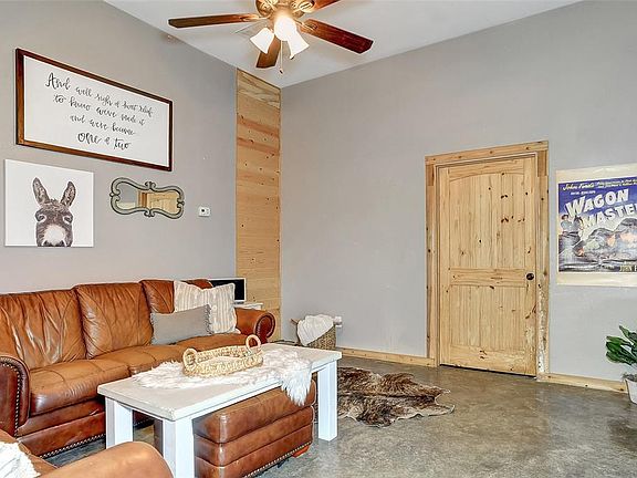 5th image of 1095 Kyker Ln