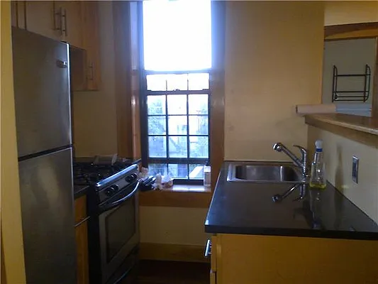 Rented by Lucien Perry | media 40