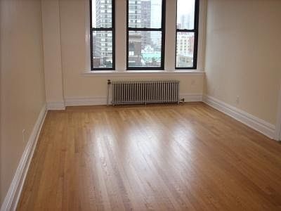5th image of 210 E 68th St APT 15D