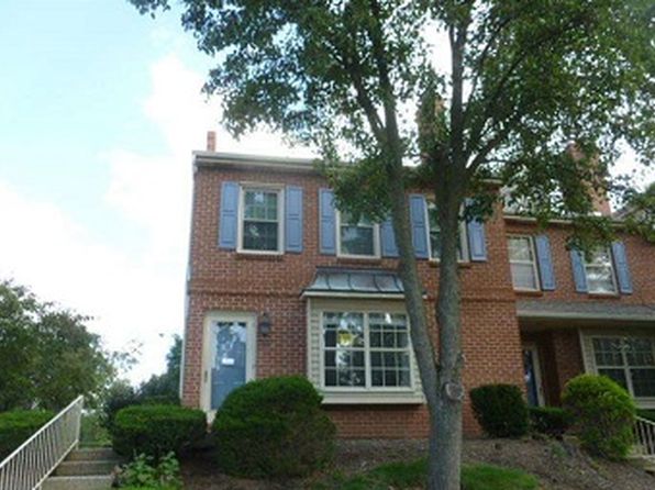 700 Farmington Ave UNIT D22