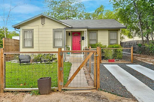 5204 Huisache St #1 Photo 1