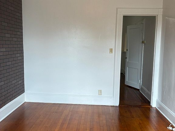 3rd image of 110 18th St #2