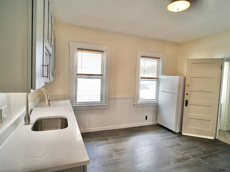 5 Beacon St #2 — Photo 3