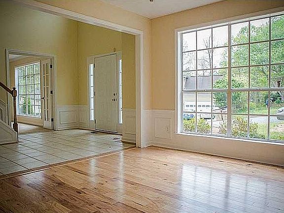 4th image of 4870 Tanners Spring Dr