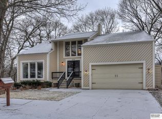 909 Ridgewood Ct, Bellevue, NE 68005