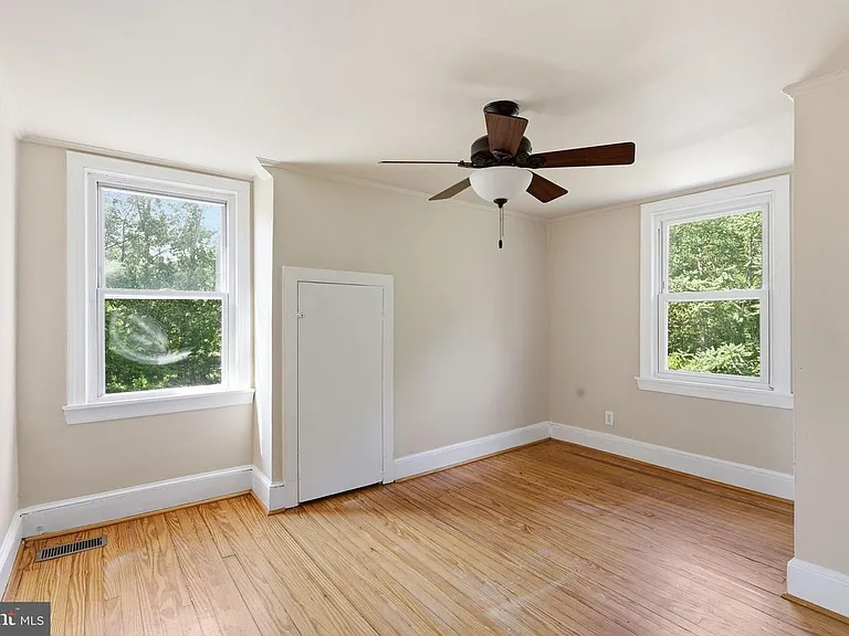 Hillside Ct — Photo 11