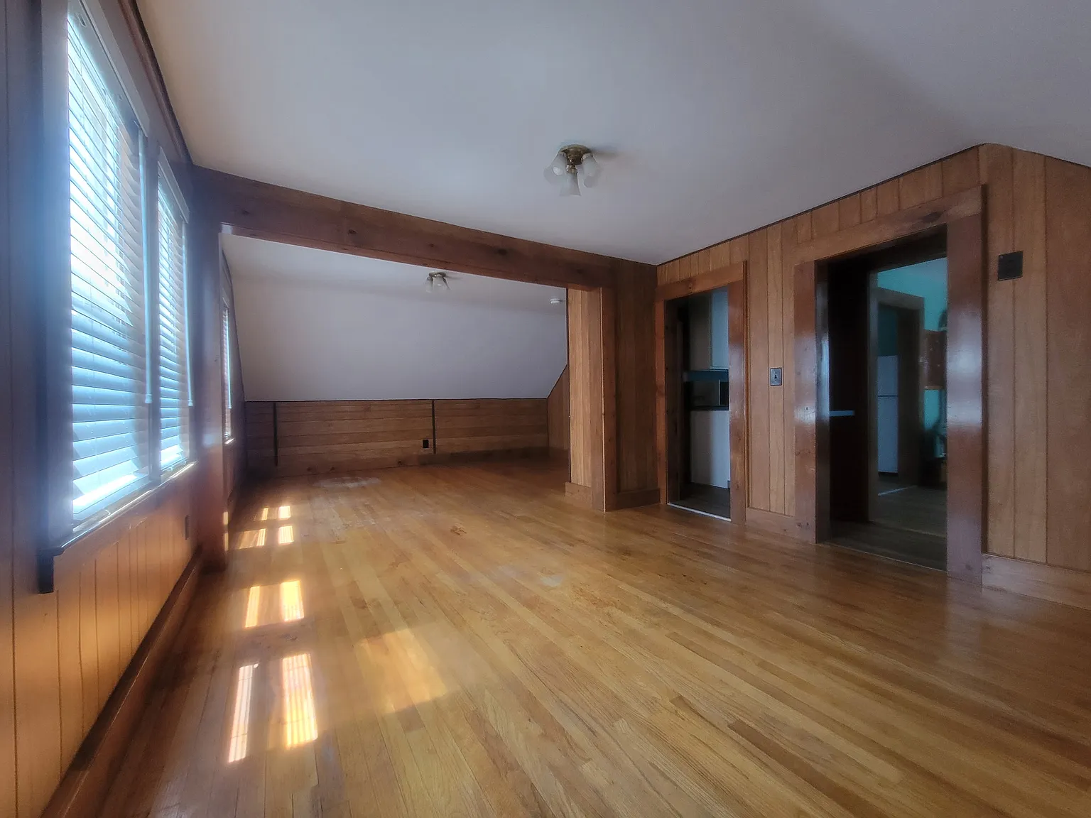 2 bed, 900 sqft, $1,690 — Photo 4