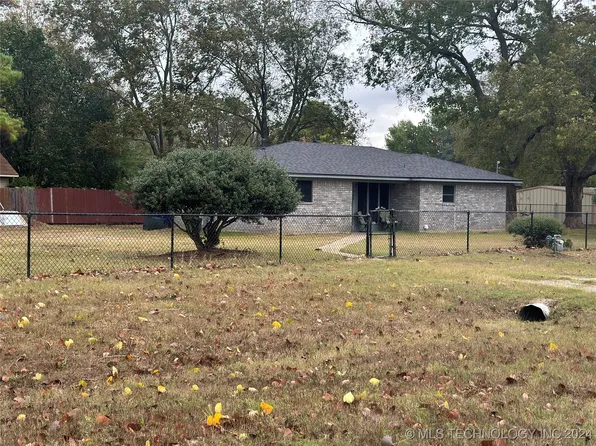 205 E Ramsey St, Colbert, OK 74733