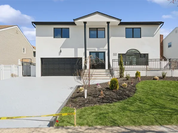 88 Mark Lane, Atlantic Beach, NY 11509