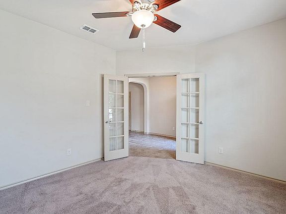4th image of 5408 Chinkapin Ln