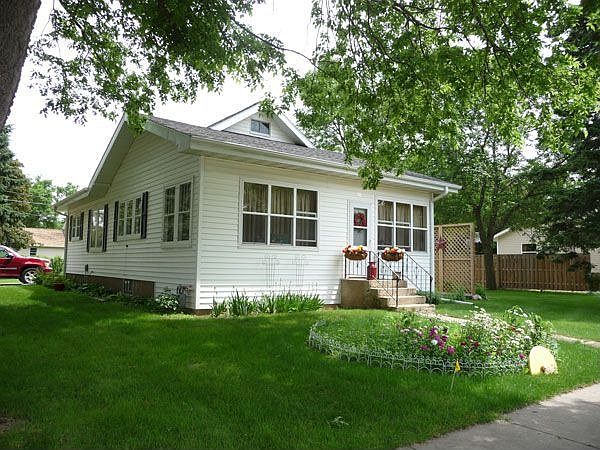1st image of 11 Avenue D E
