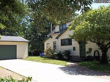 2nd image of 180 Beech St