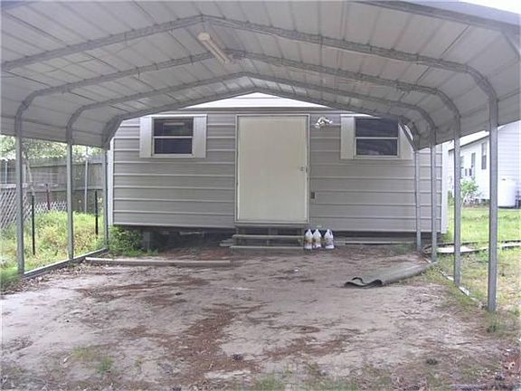 3rd image of 228 W Oak Lee Dr