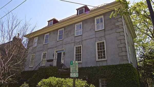 49 Charlotte St, Charleston, SC 29403