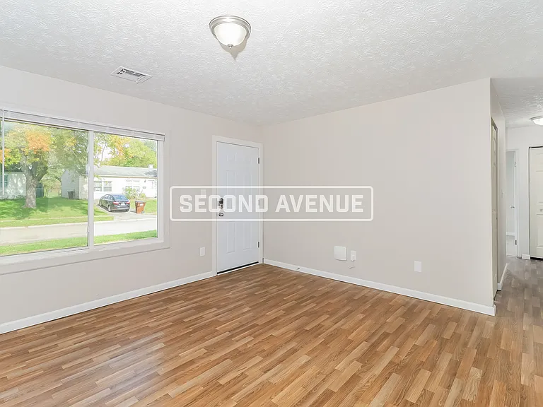 3123 Elkhorn Dr — Photo 2